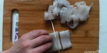 Шаг 1: салата из морепродуктов и овощей