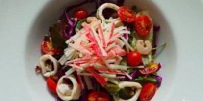 Шаг 5: салата из морепродуктов и овощей