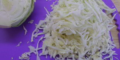 Шаг 1: салата из моркови, капусты и яблока