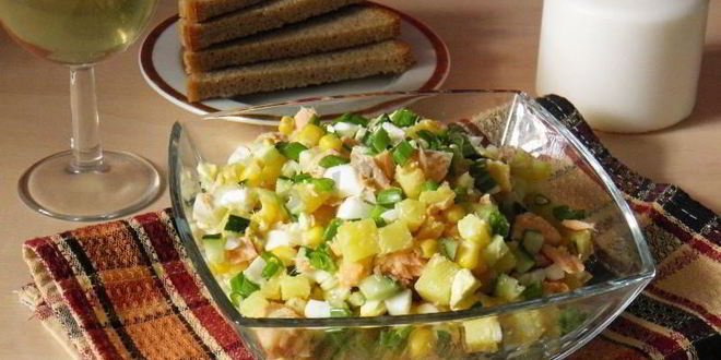 Рецепт салата из отварной красной рыбы