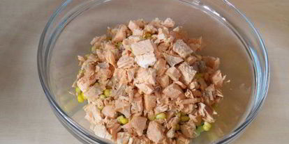 Шаг 4: салата из отварной красной рыбы