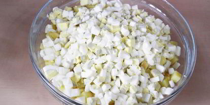 Шаг 7: салата из отварной красной рыбы