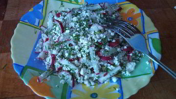 Рецепт Салата из редиски с творогом