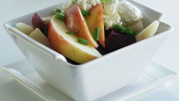 Рецепт Салата из свеклы, картофеля и яблок