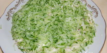 Шаг 4: салата иза ветчин с корейского морковью