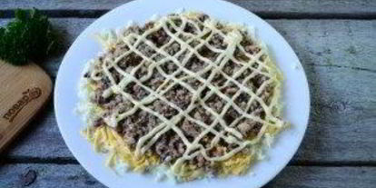 Шаг 4: салата мимоза классический слоеный