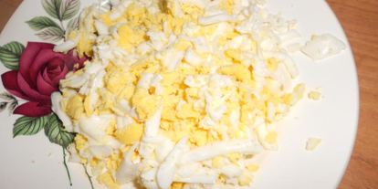 Шаг 1: салата мимоза по-новому