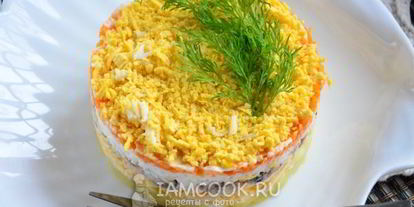 Шаг 15: салата мимоза с консервами и сыром