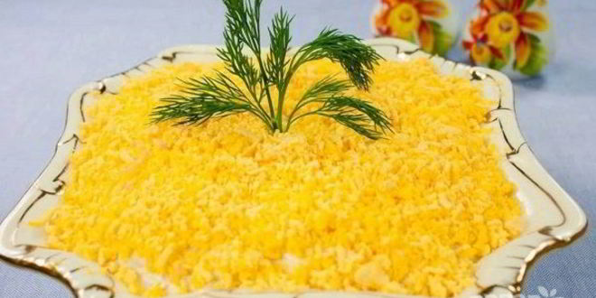 Рецепт Салата Мимоза с крабовыми палочками и сыром