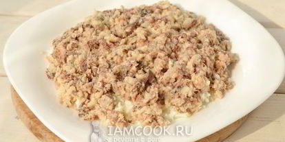 Шаг 5: салата мимоза с сардиной