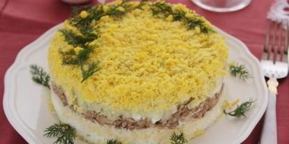 Шаг 14: салата мимоза с сыром и сливочным маслом