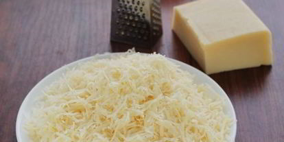 Шаг 6: салата мимоза с сыром и сливочным маслом