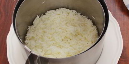 Шаг 9: салата мимоза с сыром и сливочным маслом