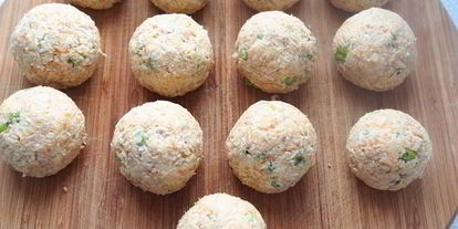 Шаг 7: салатных шариков мимоза