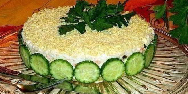 Рецепт Салата Печень трески под шубой с черносливом