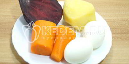 Шаг 3: салата заливная селедка под шубой