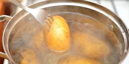 Шаг 1: сельди под шубой с яблоком