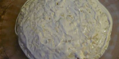 Шаг 7: сельди под шубой с яблоком