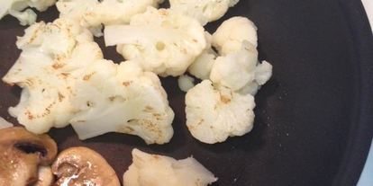 Шаг 2: салата с грибами, фасолью и цветной капустой