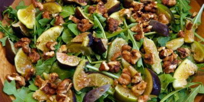 Рецепт салата с инжиром, прошутто и козьим сыром