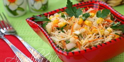 Шаг 4: салата с корнем сельдерея, морковью и кукурузой