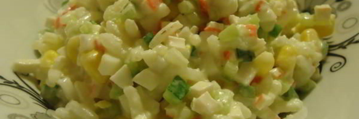 Рецепт Салата с крабовыми палочками и рисом