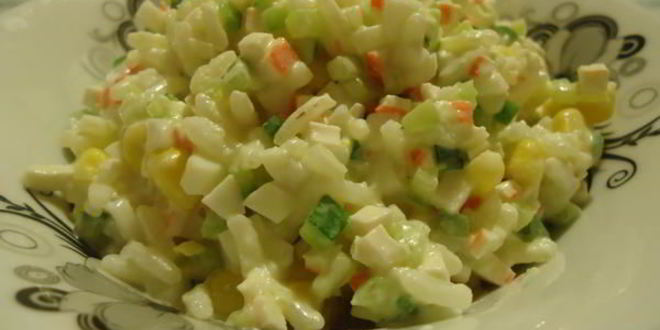 Рецепт салата с крабовыми палочками и рисом