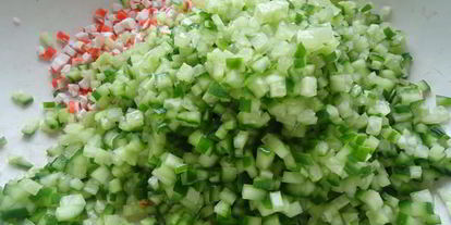 Шаг 1: салата с крабовыми палочками и рисом