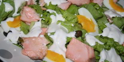 Шаг 5: салата с лососем горячего копчения