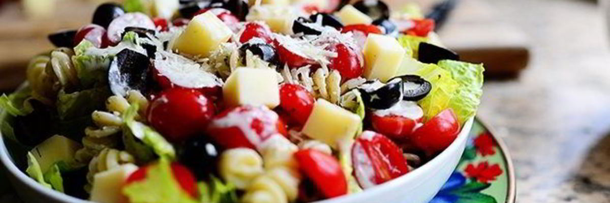 Рецепт Салата с макаронами и помидорами