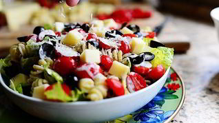 Рецепт Салата с макаронами и помидорами