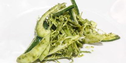 Шаг 5: салата с мятной заправкой