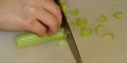 Шаг 3: салата с яблоком и сыром