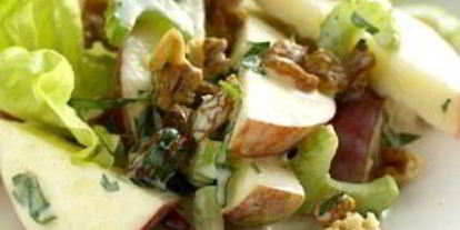 Шаг 6: салата с яблоком и сыром