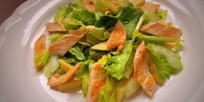 Шаг 2: салата с яблоком, сельдереем и куриной грудкой