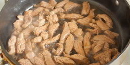 Шаг 6: салата со свининой терияки