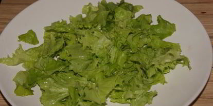 Шаг 5: салата цезарь премиум