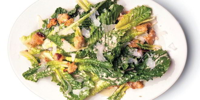 Рецепт салата цезарь с анчоусами