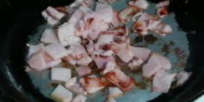 Шаг 1: салата цезарь с беконом