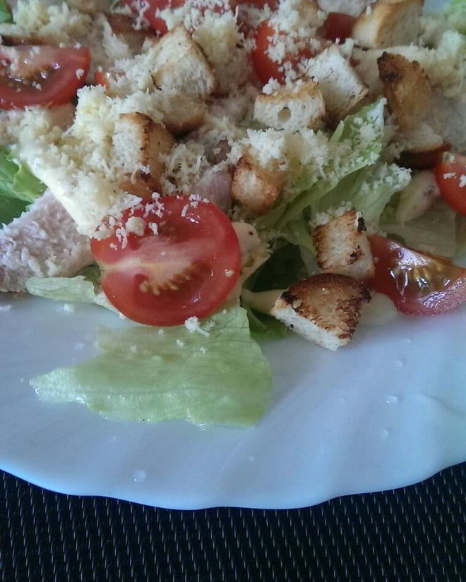 Рецепт салата цезарь с готовым соусом