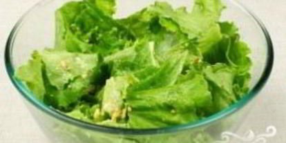 Шаг 6: салата цезарь с кальмарами