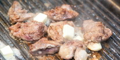 Шаг 3: салата цезарь с куриной печенью