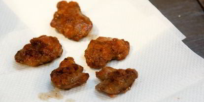 Шаг 4: салата цезарь с куриной печенью