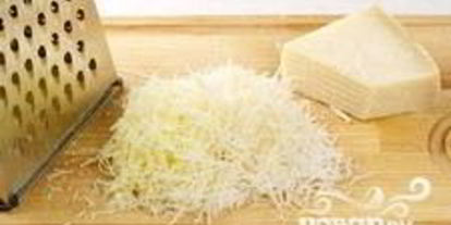 Шаг 2: салата цезаря с курицея копченого