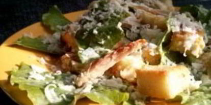 Шаг 3: салата цезарь с курицей простой