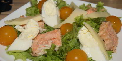 Шаг 4: салата цезарь с рыбой