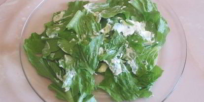 Шаг 7: салата цезарь с семгой