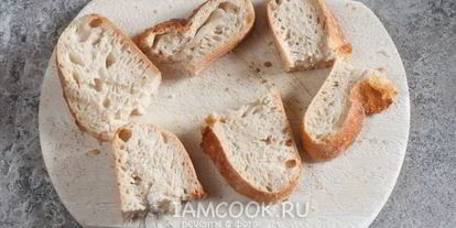 Шаг 3: салата цезарь с ветчиной