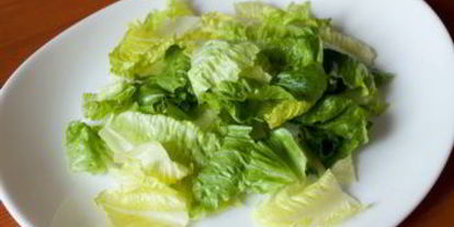 Шаг 5: цезаря с лососем и помидорками черри