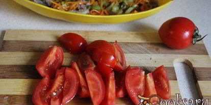 Шаг 4: теплого салата из риса актавика mix и копченой рыбы